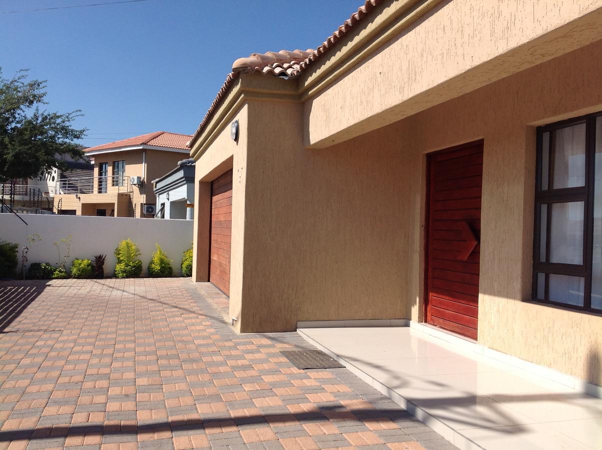 Sapphire Court Bed & Breakfast Gaborone Exterior photo